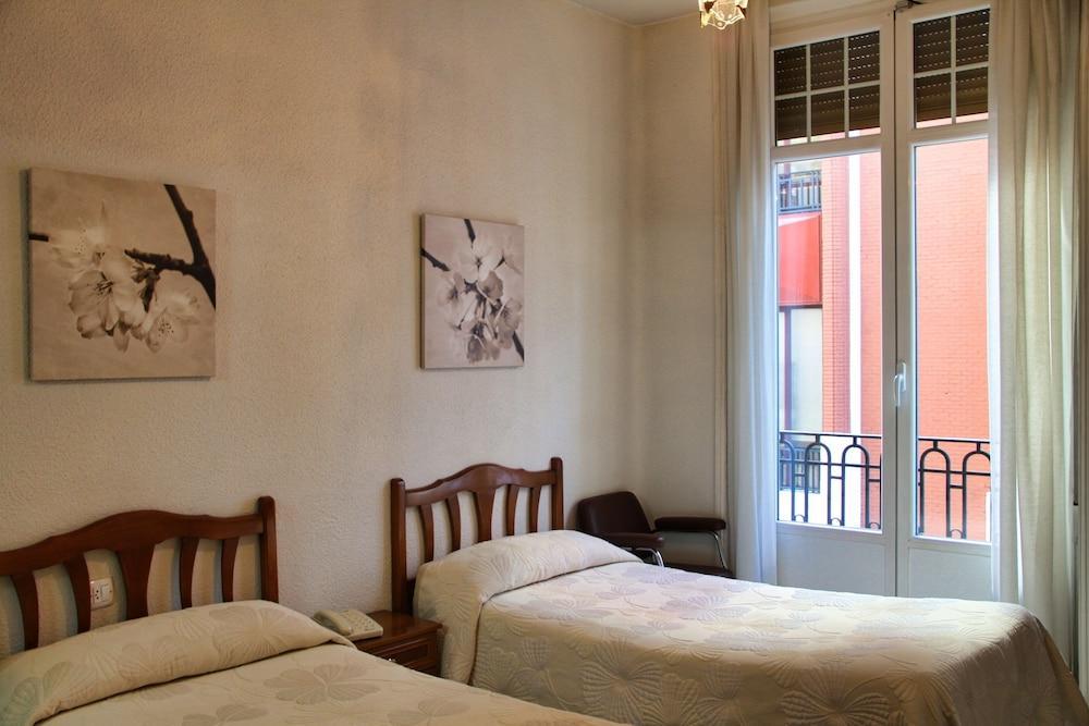 Hostal Excelsior Madrid Exterior foto
