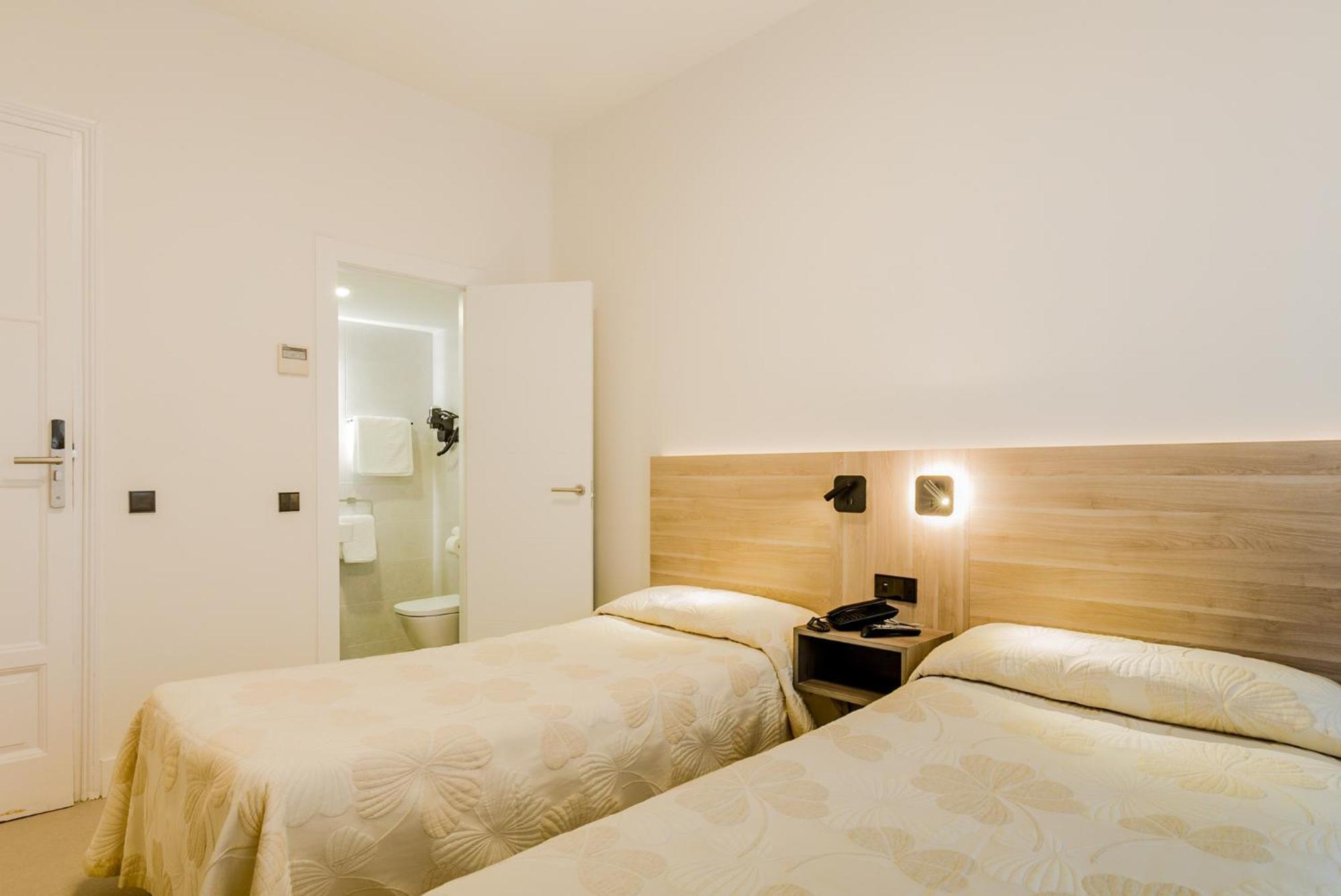 Hostal Excelsior Madrid Exterior foto