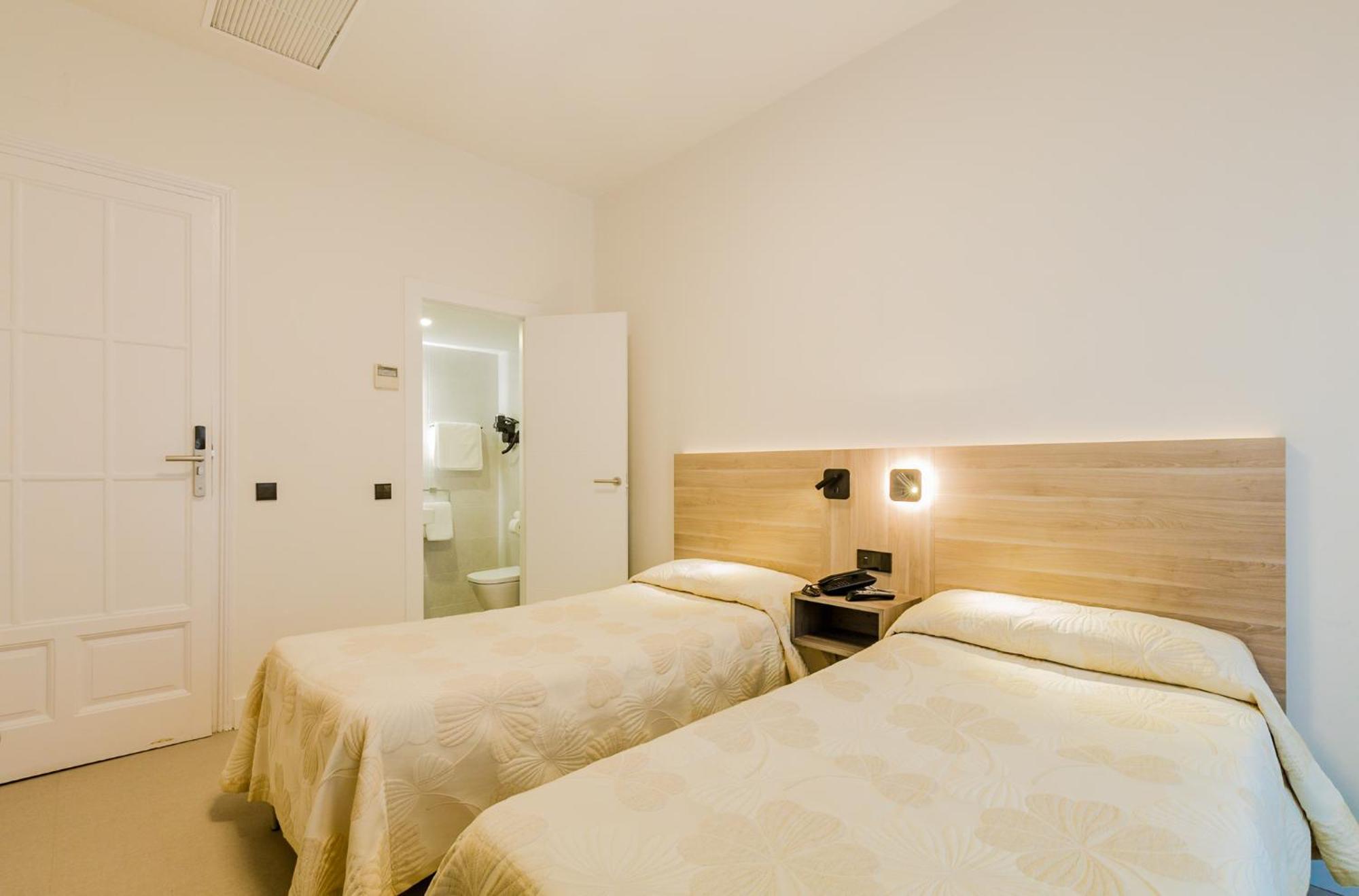 Hostal Excelsior Madrid Exterior foto