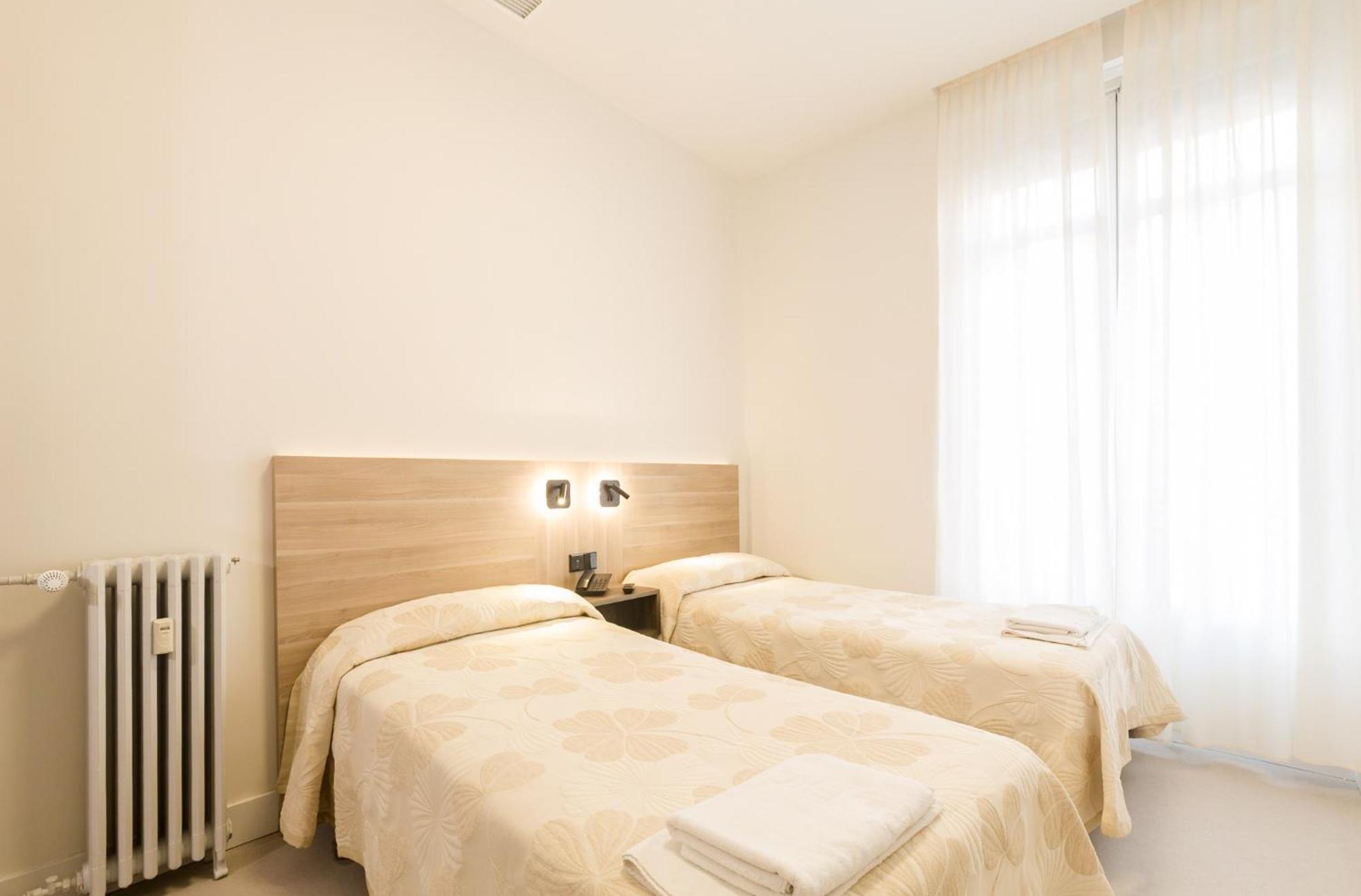 Hostal Excelsior Madrid Exterior foto