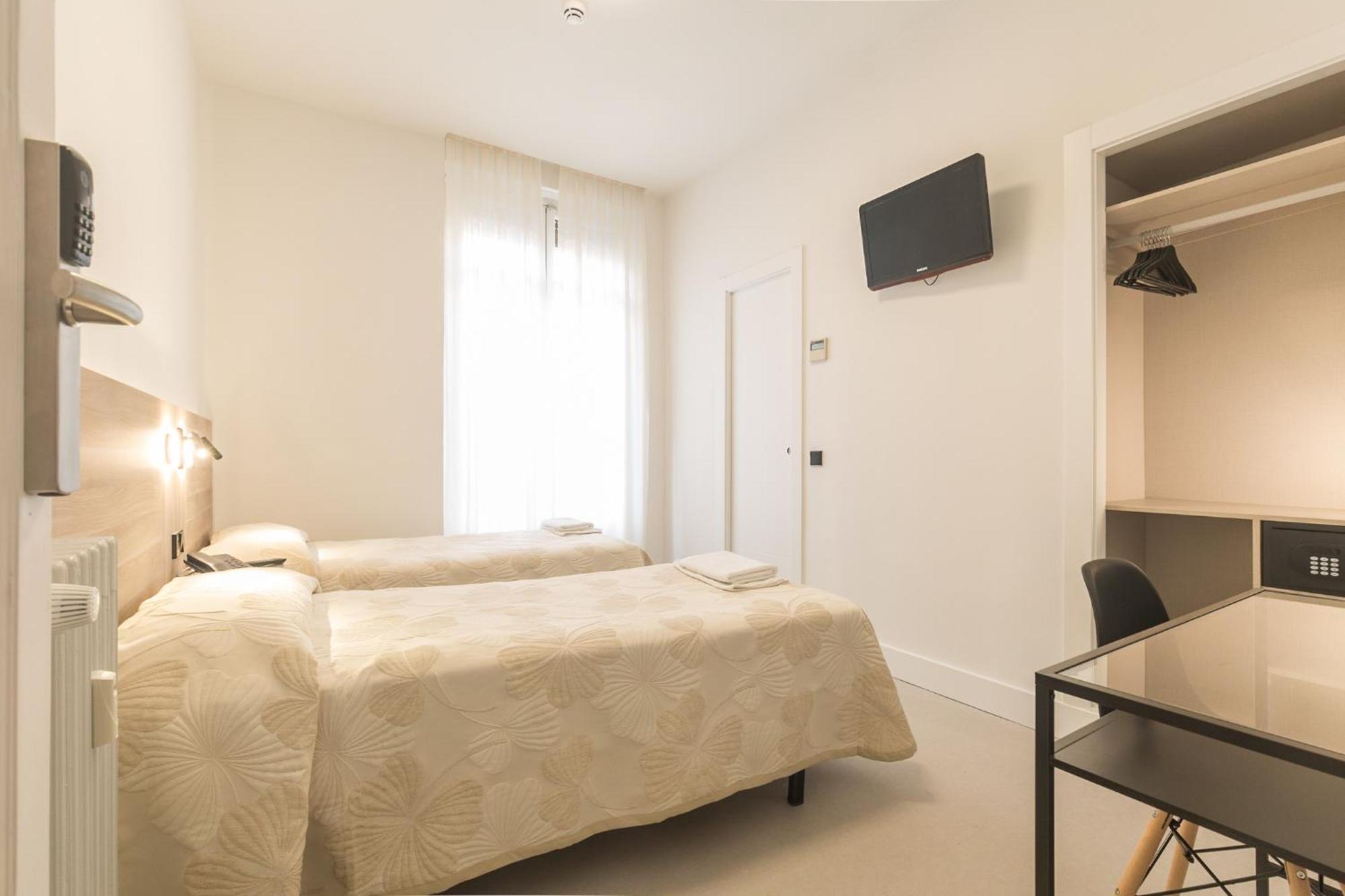 Hostal Excelsior Madrid Exterior foto
